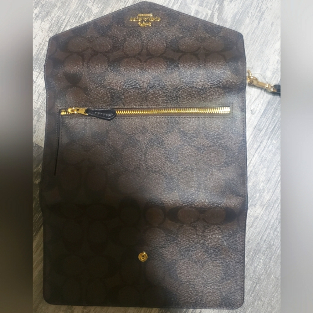 Coach Wallet - Picture 4 of 4
